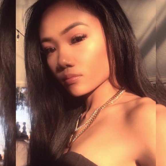 Meet your Posher, Kim - Picture 2 of 2